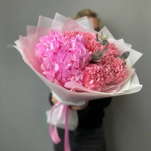Bouquet of pink hydrangeas and pink carnations