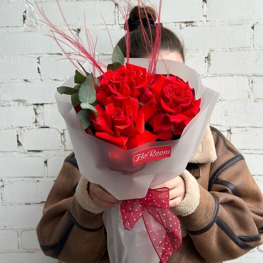 8 марта 🌷 Французская красная роза с эвкалиптом
