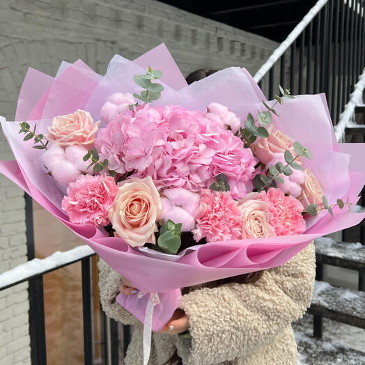 Букет с гортензией, хлопком и диантусами для дофаминового настроения 🌸
