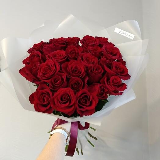 Красные розы 25 шт