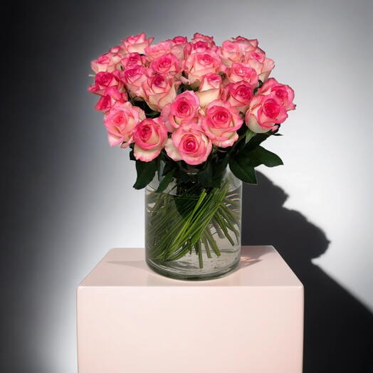 31 Jumilia Roses Vase