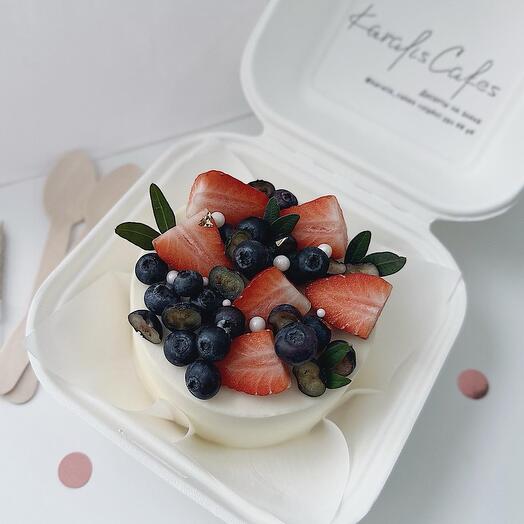 Bento cake "berries"