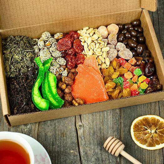 Подарочный набор орехов и сухофруктов Два Чая 13 вкусов, 600гр