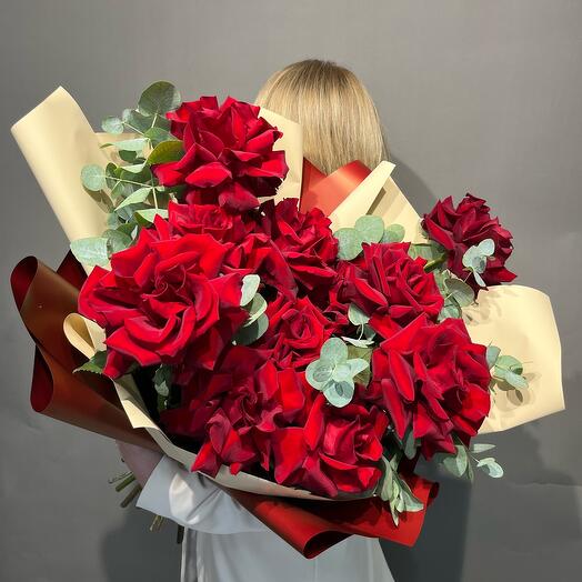 Букет "Констанция" 🌹 (11 французских роз, эвкалипт)