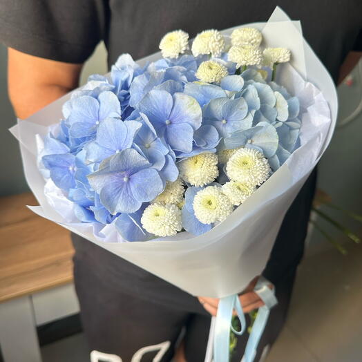 Нежный букет с гортензией и хризантемами 🌷
