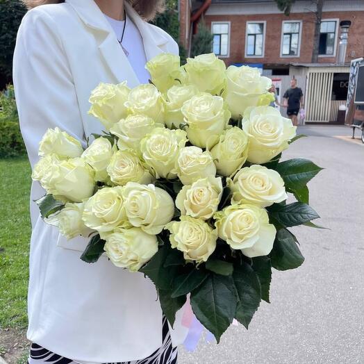 Букет белых роз 25 шт