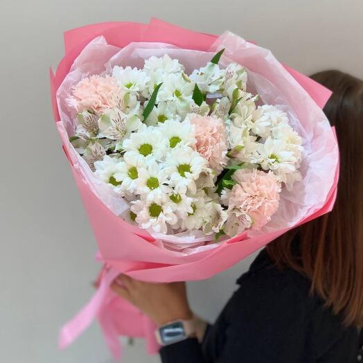 🌸Букет с ромашками альстромерией и диантусами