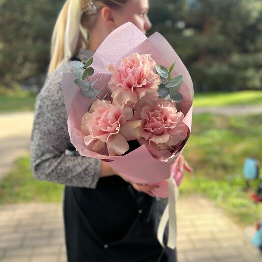 Комплимент из розовых роз