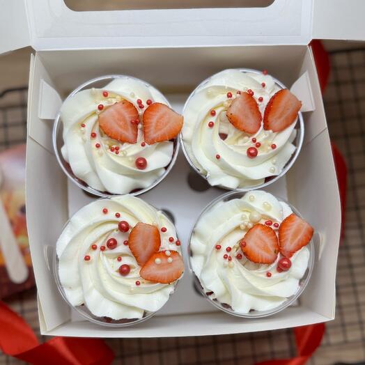Set of toys red velvet