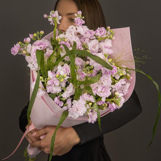 Bouquet-copmliment de mattiola fragante