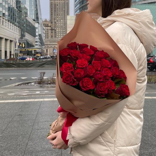 25 red roses