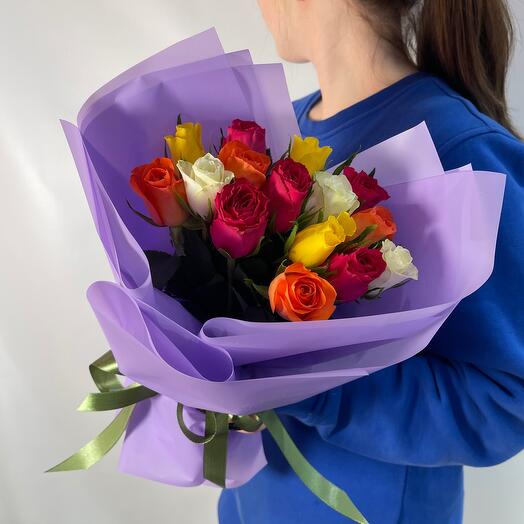 Букет из 15 роз 40 см микс в оформлении