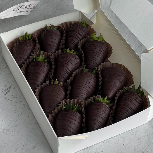 Dark Chocolate set - 12 berries