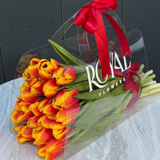 Тюльпаны в стильной сумочке