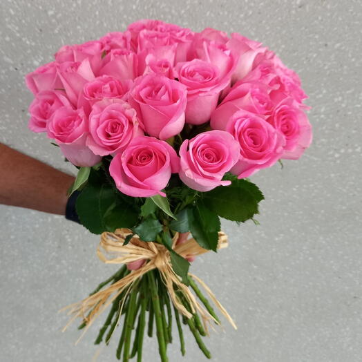 Women s Day special pink roses