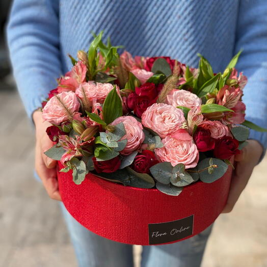 Red box with roses (M)