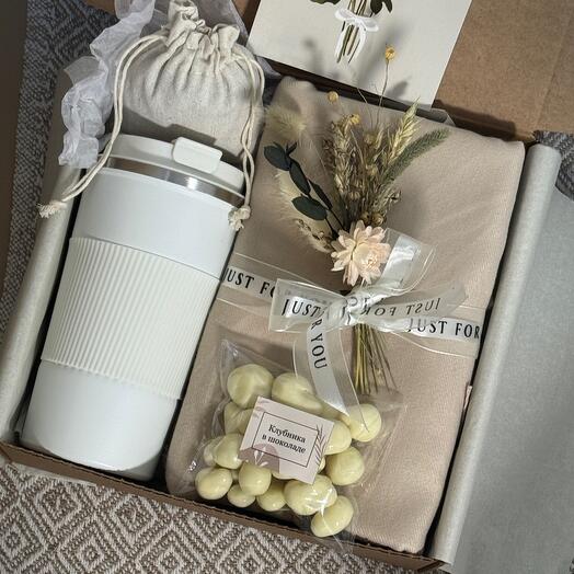 Подарочный набор женский с термосом и шарфом «Bestseller»