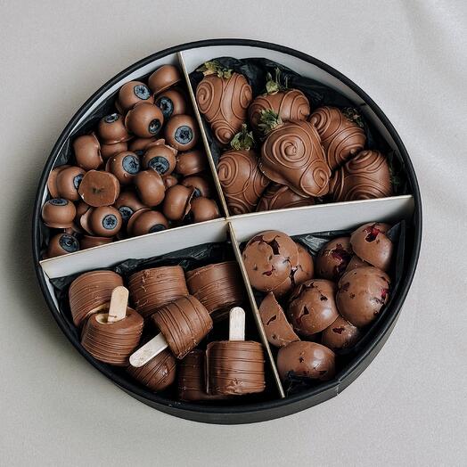 Сет «black yummy box»