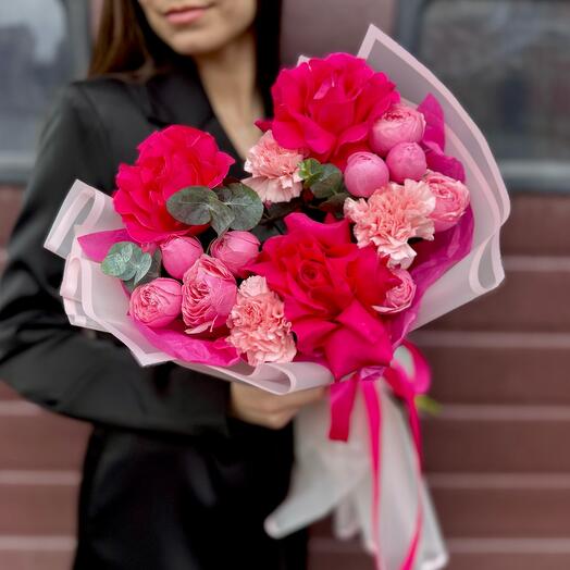 Яркий и ароматный букет из французских роз и Silva pink