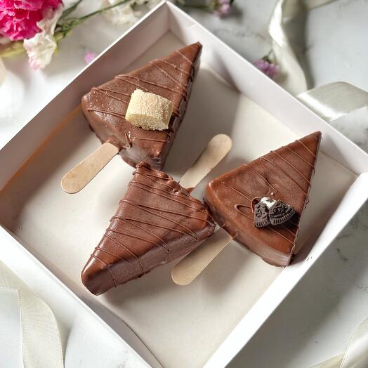 Ассорти чизкейков в подарок