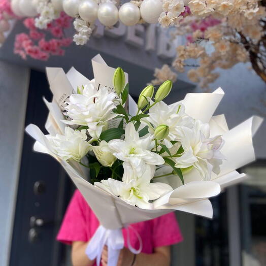 Bouquet of 3 peony-shaped lilies