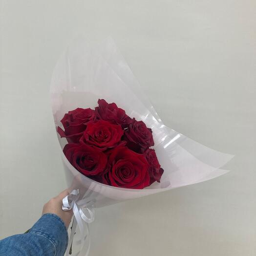 Букет 7 красных роз