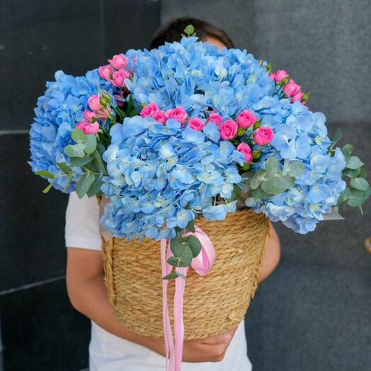 Корзина с цветами