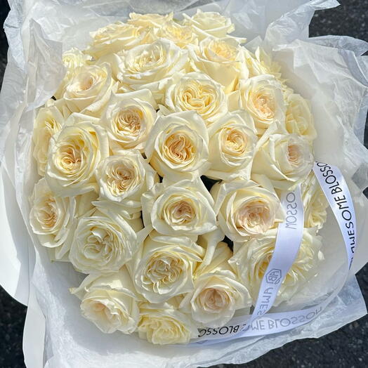 White roses, L