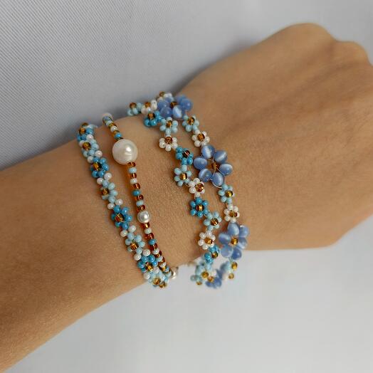 Многослойный браслет с ромашками