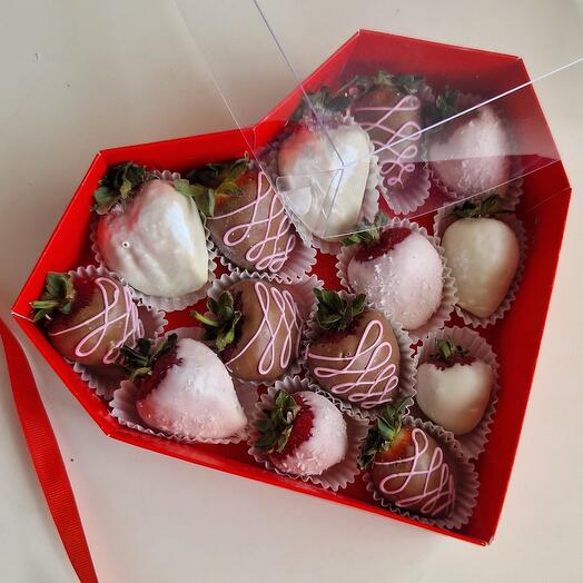 Клубника в шоколаде Сердце S