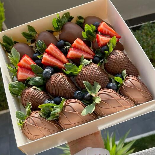 Клубника в шоколаде «Berry Style Box»