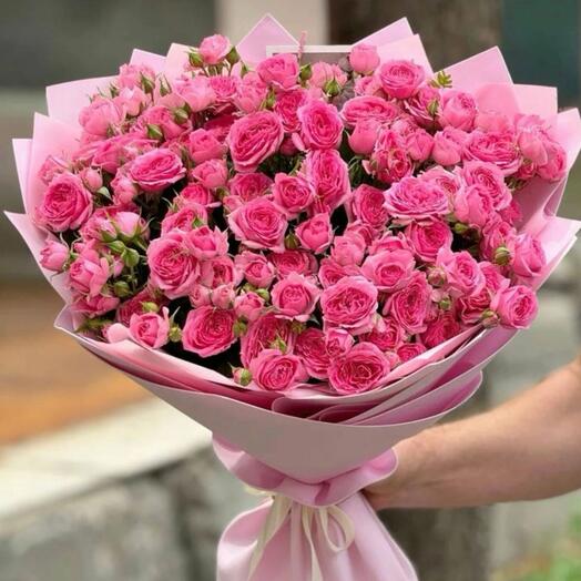 Beautiful pink spray rose bouqet