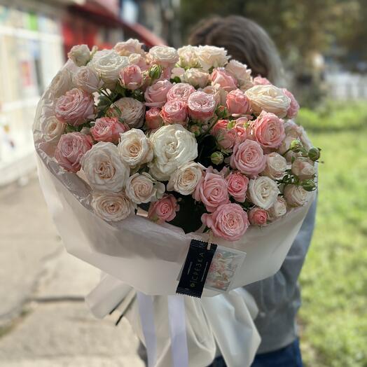 Букет из 15 кустовых роз