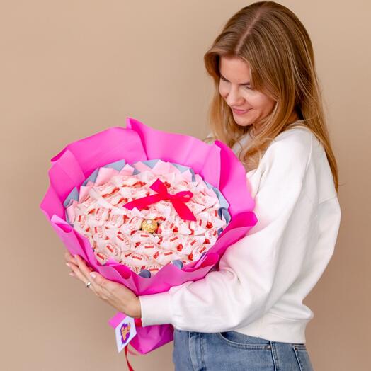 Букет из конфет Raffaello. Размер М. D=32 cm