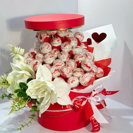 Новогодний подарок . Вкусные конфеты .Букет из конфет « Raffaello». Сладкий подарок. Съедобный букет и