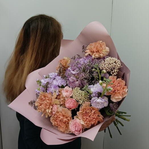 Букет гортензии, роза пионовидная кустовая, маттиола, озотамнус, лимониум, диантус