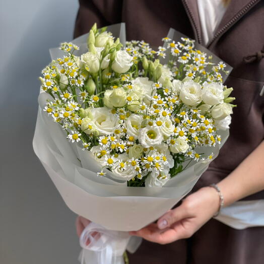 Эустома и ромашки
