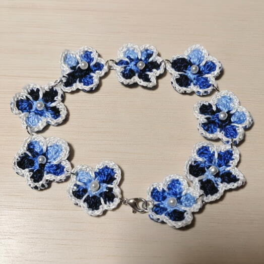 Bracelet blue white
