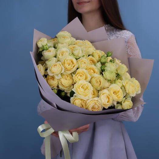 Букет из 15 кустовых роз «Ольга»