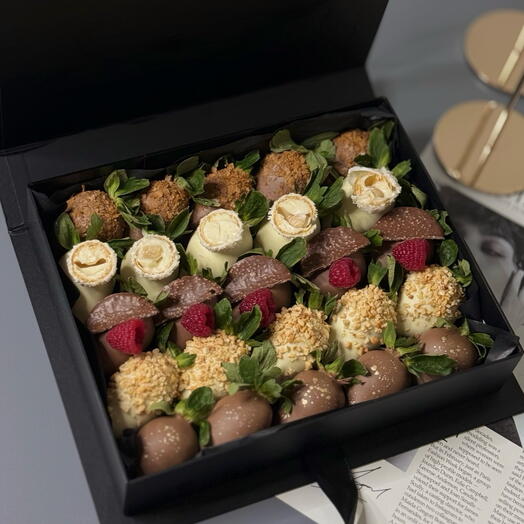 Клубника в шоколаде премиальный набор