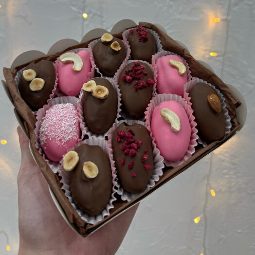 12 фиников в шоколаде