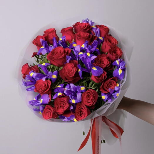 Дуобукет из красной розы и синего ириса