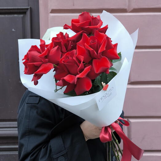 Монобукет 5 красных роз