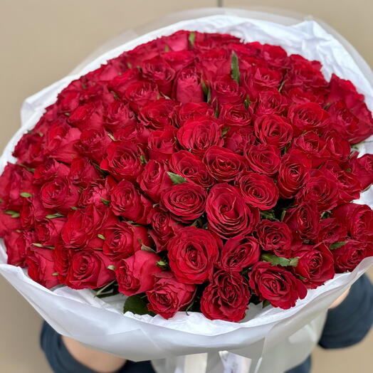 101 red Kenyan roses