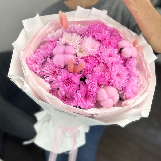 Букет из стоких кустовых хризантем с хлопком Зефирка💓