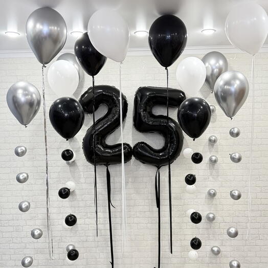 Композиция из шаров с цифрами 25