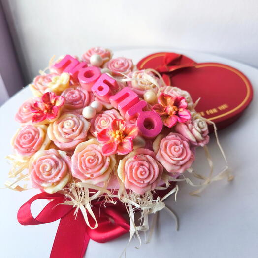 Шоколадное сердце в Красной коробке