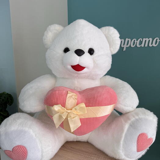 Мишка с розовым сердцем