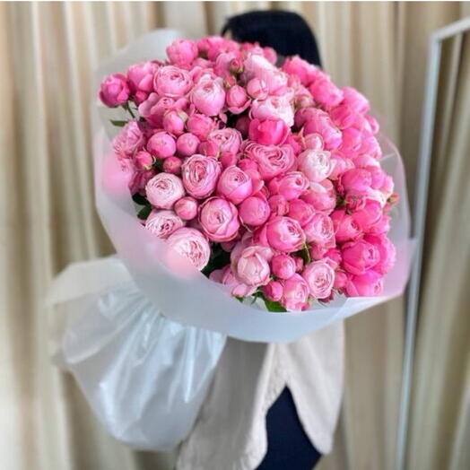 Большой букет кустовых пионовидных роз Сильва Пинк 29шт