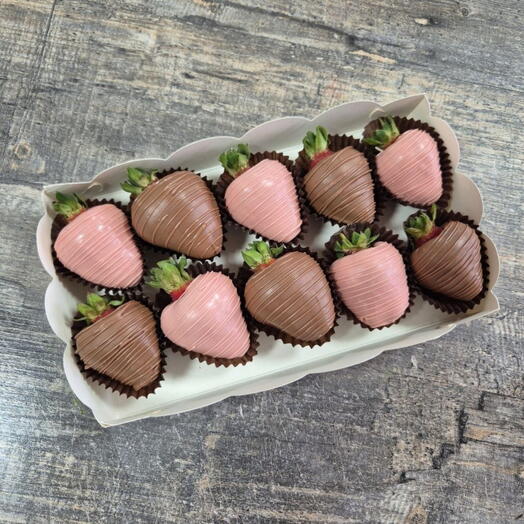 Set of 10 chocolate-covered strawberries